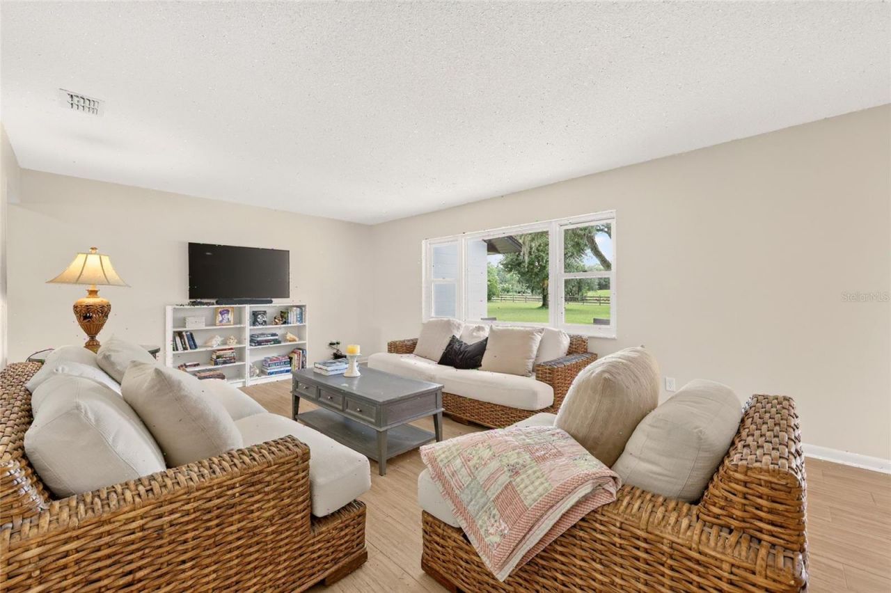 11281 N Circle M Avenue , Dunnellon, FL 34433 Photo