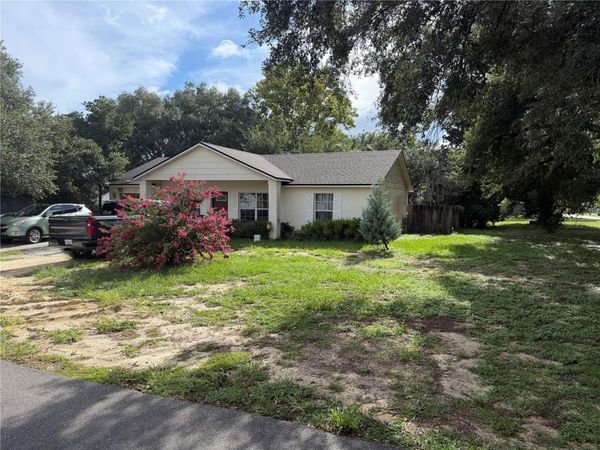 10 BERRY DRIVE , MASCOTTE, FL 34753