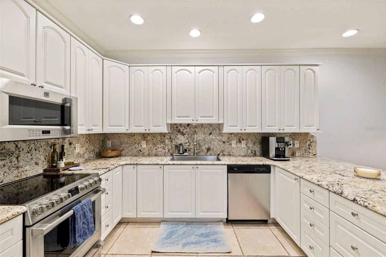 123 Valencia Circle , Saint Petersburg, FL 33716 Photo