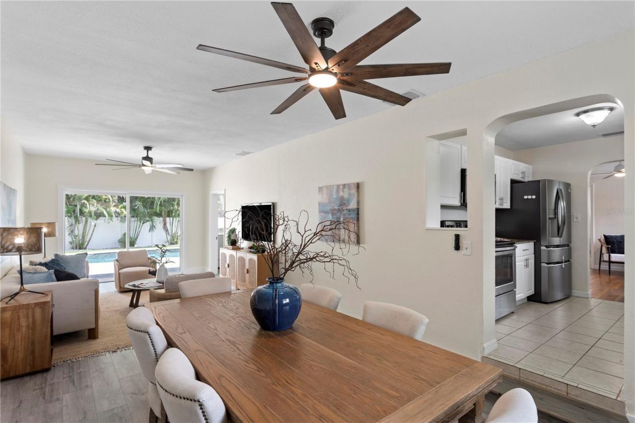 417 Hampton Avenue Ne, Saint Petersburg, FL 33703 Photo