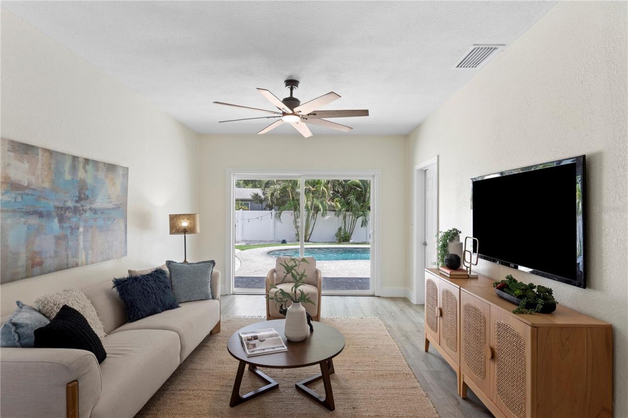 417 Hampton Avenue Ne, Saint Petersburg, FL 33703 Photo