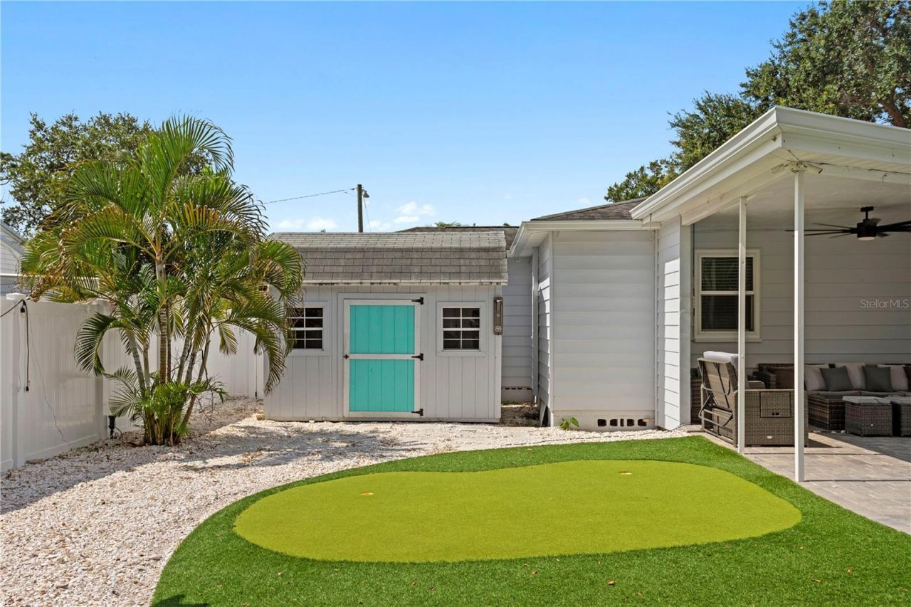 417 Hampton Avenue Ne, Saint Petersburg, FL 33703 Photo