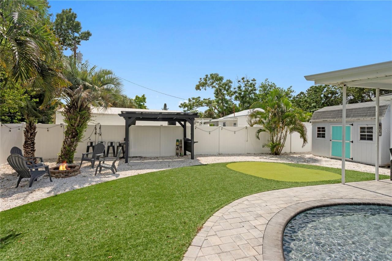 417 Hampton Avenue Ne, Saint Petersburg, FL 33703 Photo