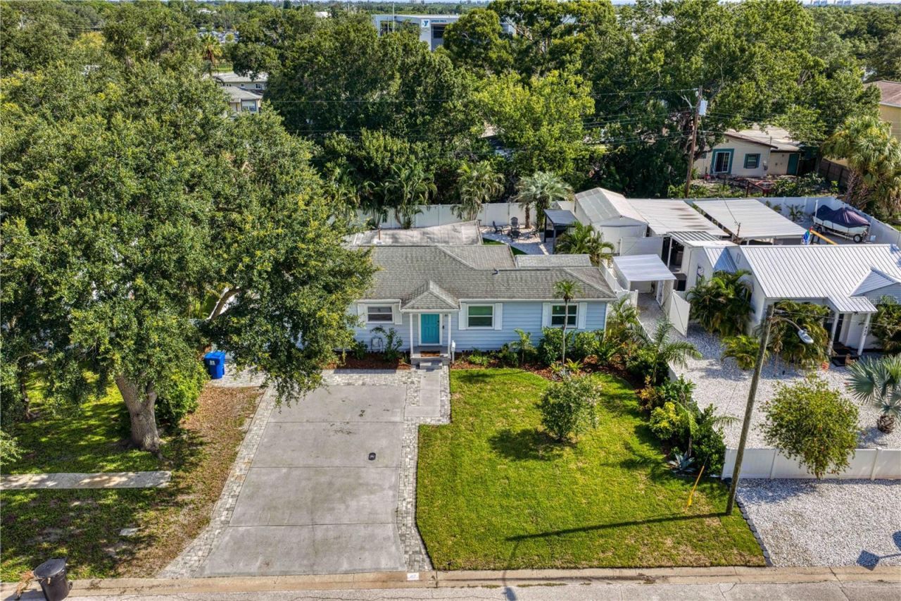 417 Hampton Avenue Ne, Saint Petersburg, FL 33703 Photo