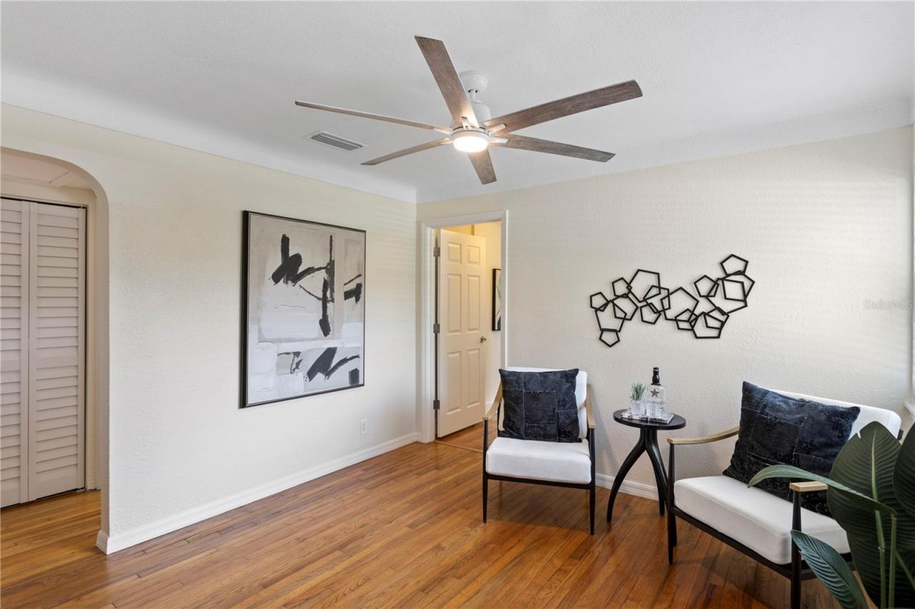 417 Hampton Avenue Ne, Saint Petersburg, FL 33703 Photo