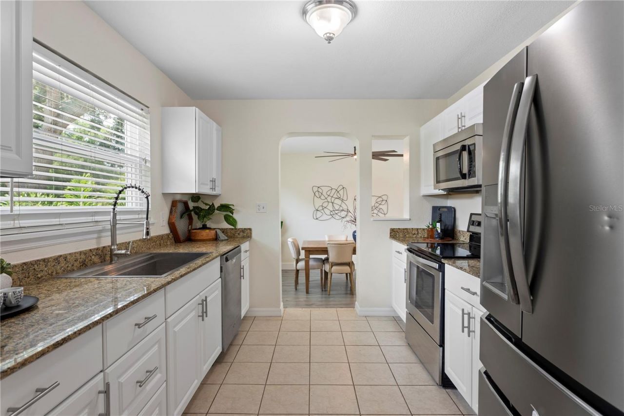417 Hampton Avenue Ne, Saint Petersburg, FL 33703 Photo