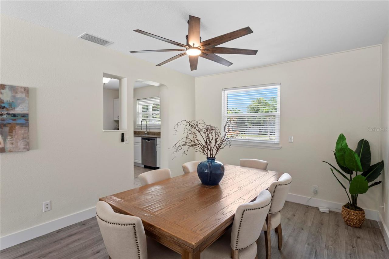 417 Hampton Avenue Ne, Saint Petersburg, FL 33703 Photo