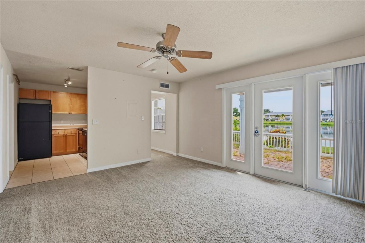 151 Seahorse Drive Se, Unit B, Saint Petersburg, FL 33705 Photo