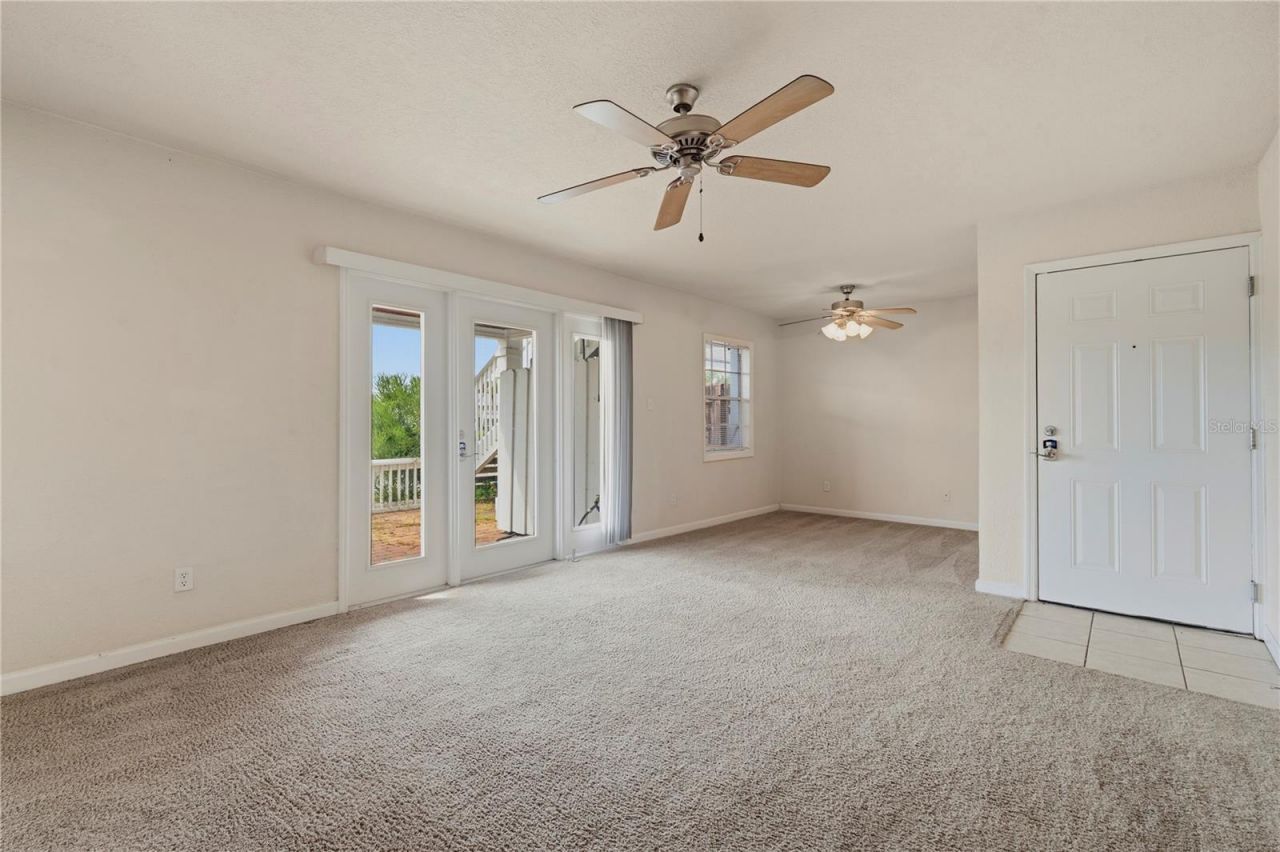 151 Seahorse Drive Se, Unit B, Saint Petersburg, FL 33705 Photo