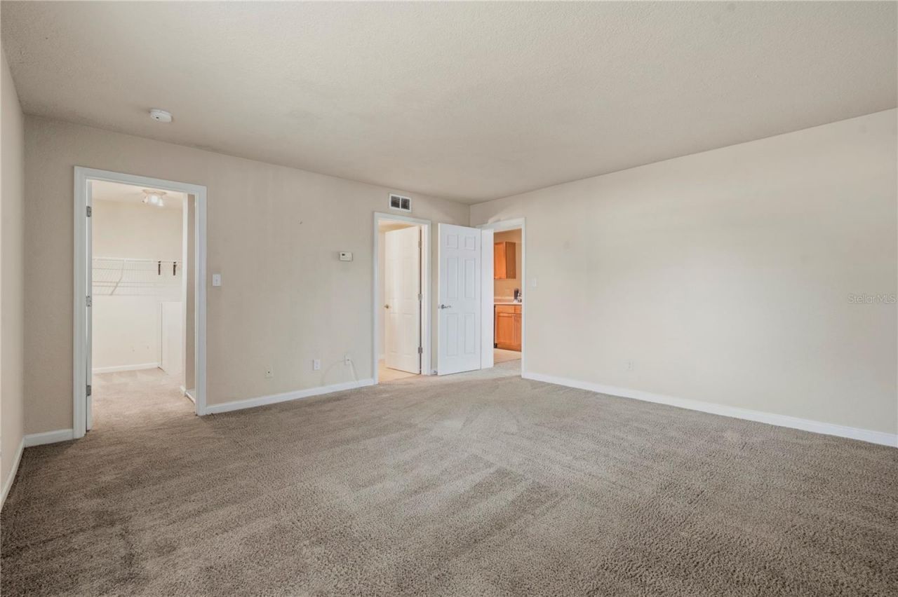 151 Seahorse Drive Se, Unit B, Saint Petersburg, FL 33705 Photo
