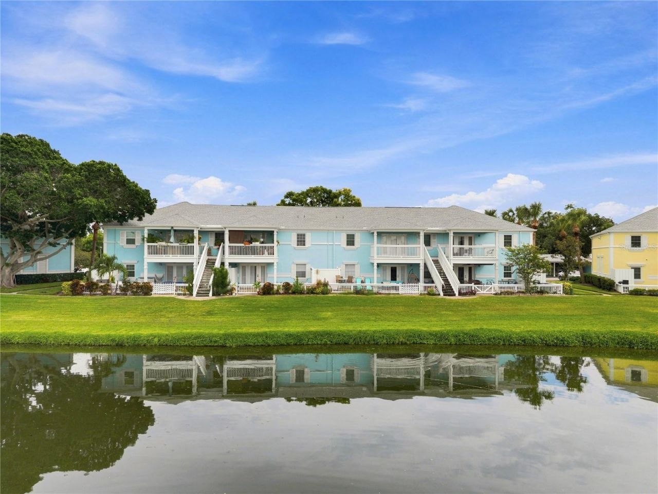 151 Seahorse Drive Se, Unit B, Saint Petersburg, FL 33705 Photo