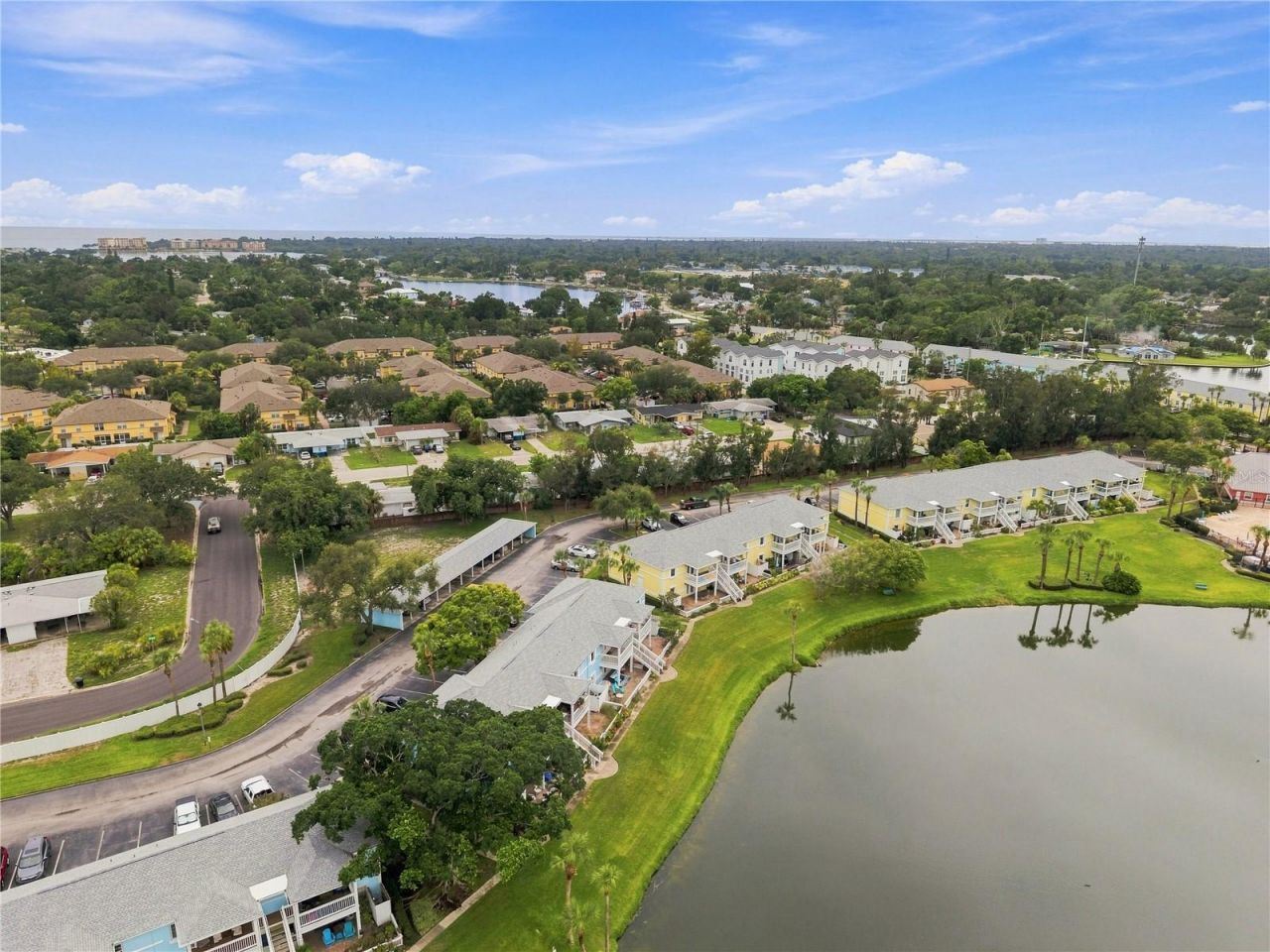 151 Seahorse Drive Se, Unit B, Saint Petersburg, FL 33705 Photo