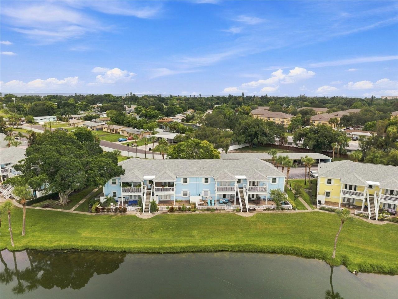 151 Seahorse Drive Se, Unit B, Saint Petersburg, FL 33705 Photo
