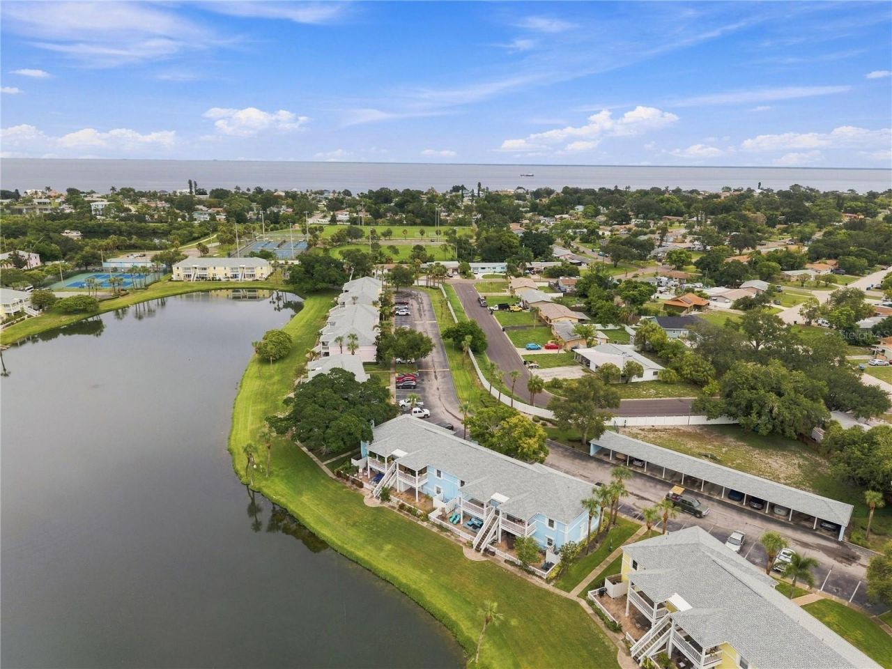 151 Seahorse Drive Se, Unit B, Saint Petersburg, FL 33705 Photo