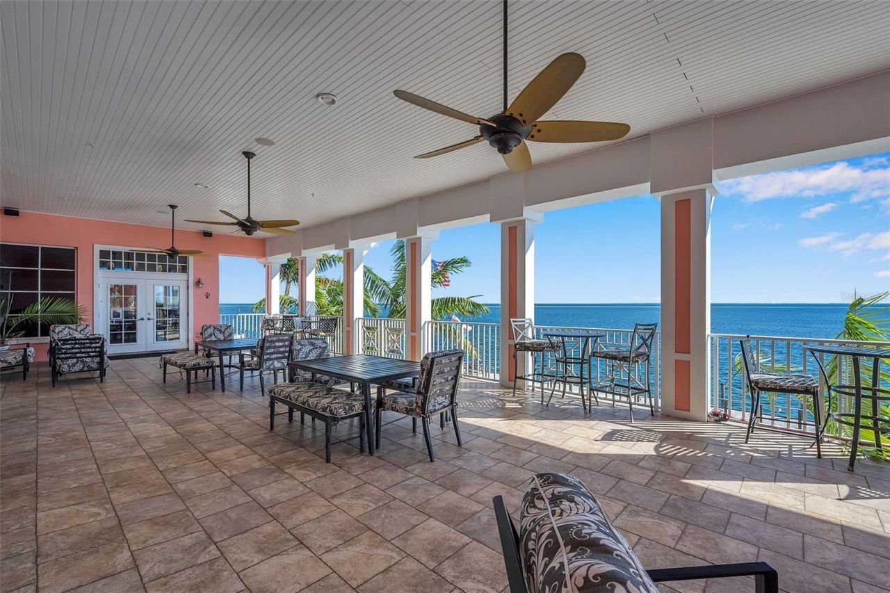 151 Seahorse Drive Se, Unit B, Saint Petersburg, FL 33705 Photo