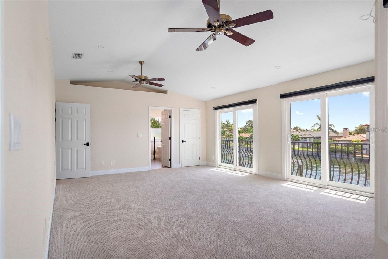 1946 Illinois Avenue Ne, Saint Petersburg, FL 33703 Photo