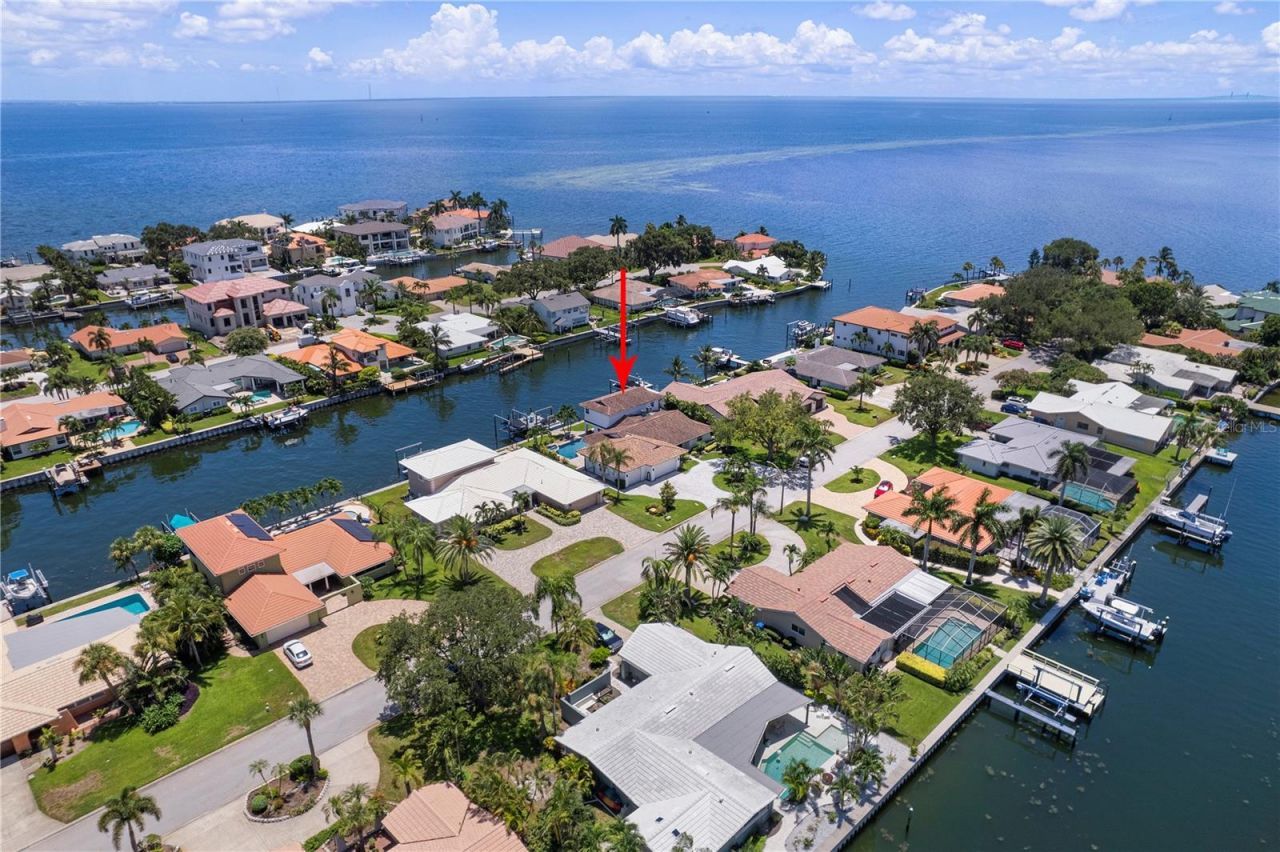 1946 Illinois Avenue Ne, Saint Petersburg, FL 33703 Photo