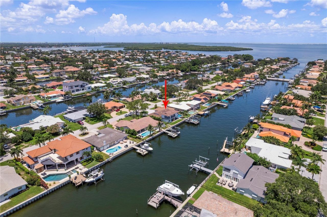 1946 Illinois Avenue Ne, Saint Petersburg, FL 33703 Photo