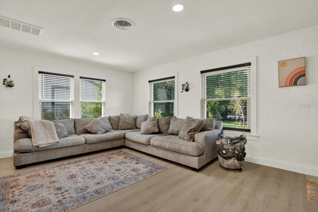 4828 6th Avenue S, Saint Petersburg, FL 33711 Photo