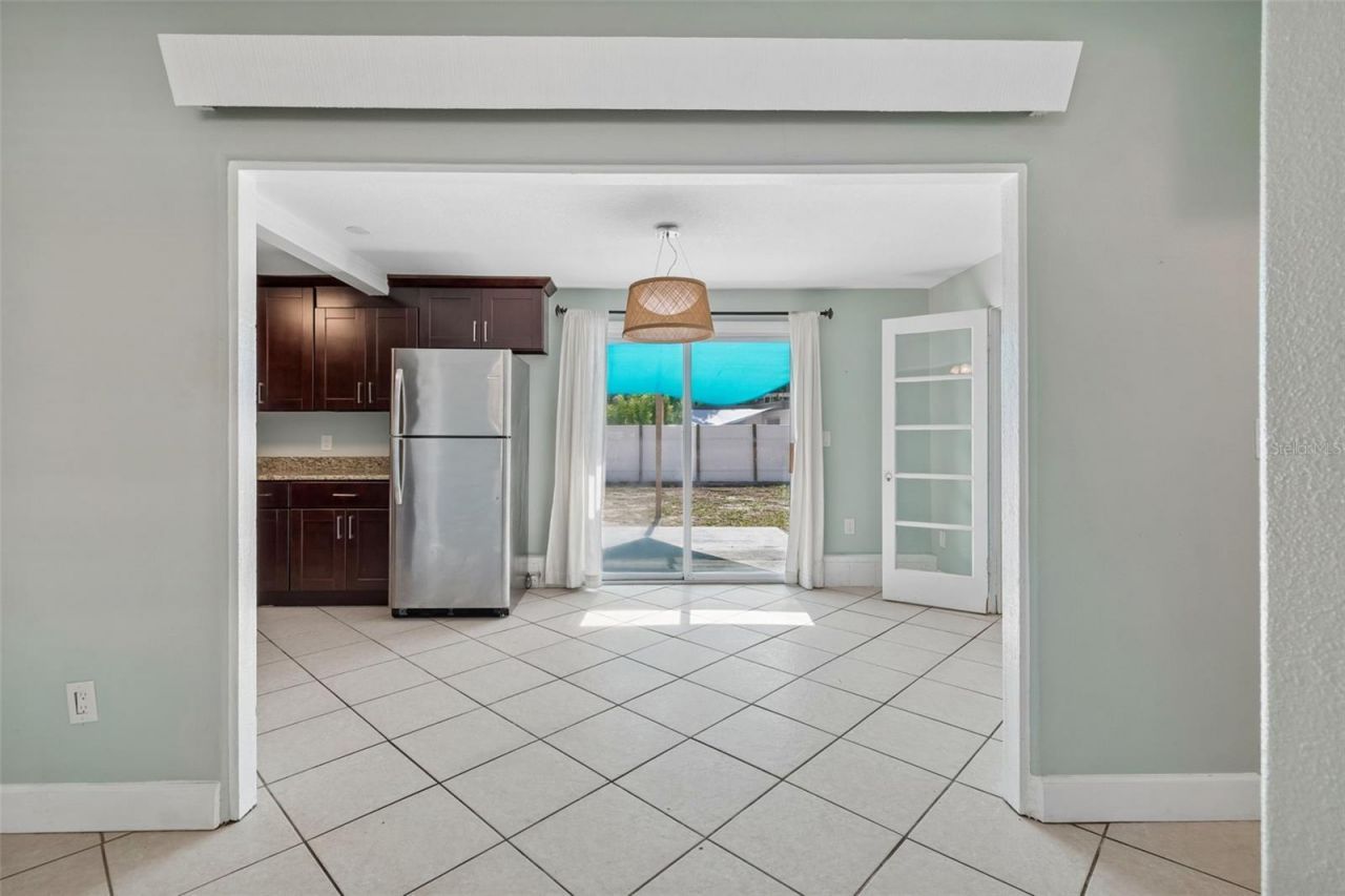 516 64th Street S, Saint Petersburg, FL 33707 Photo