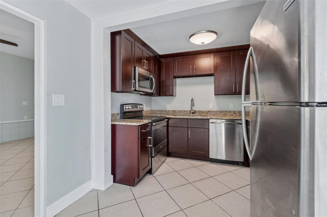 516 64th Street S, Saint Petersburg, FL 33707 Photo