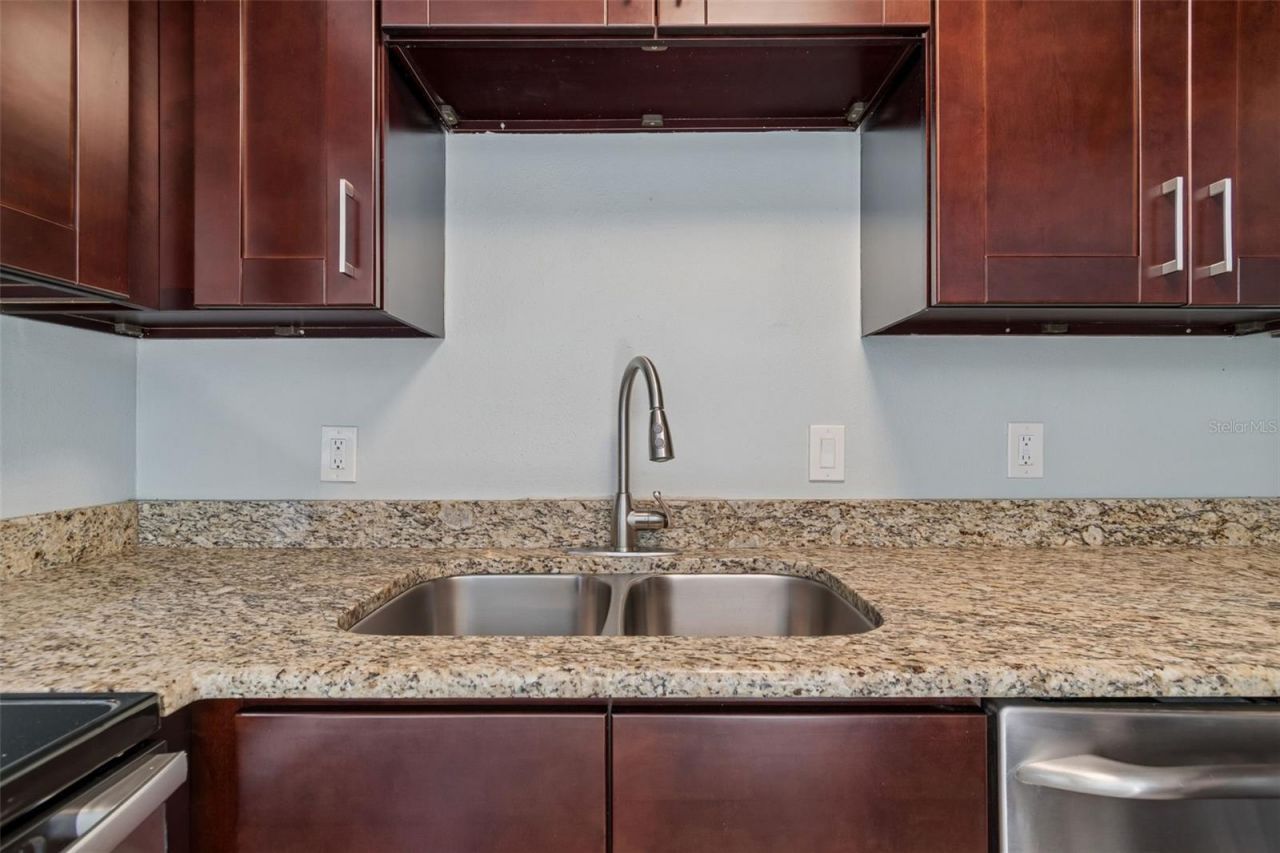 516 64th Street S, Saint Petersburg, FL 33707 Photo