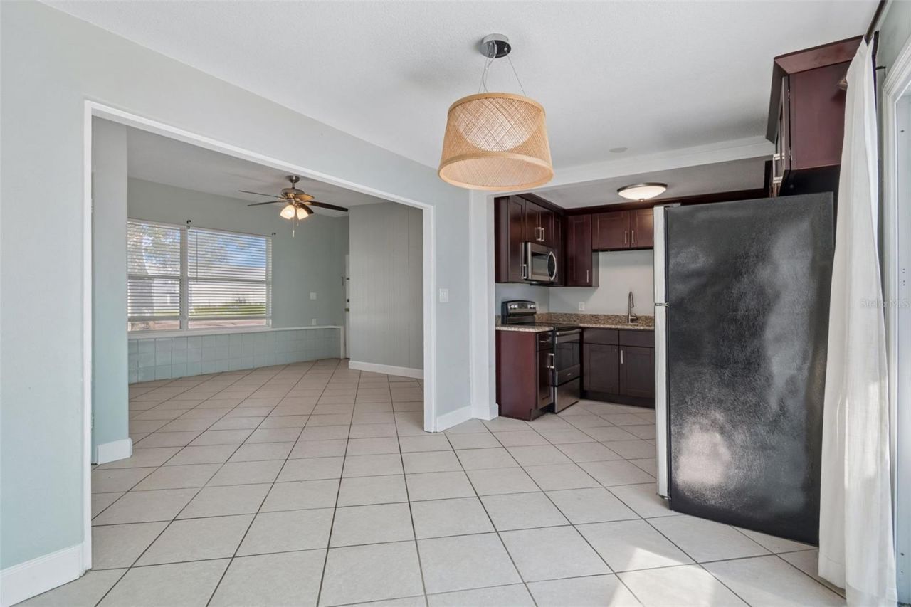 516 64th Street S, Saint Petersburg, FL 33707 Photo