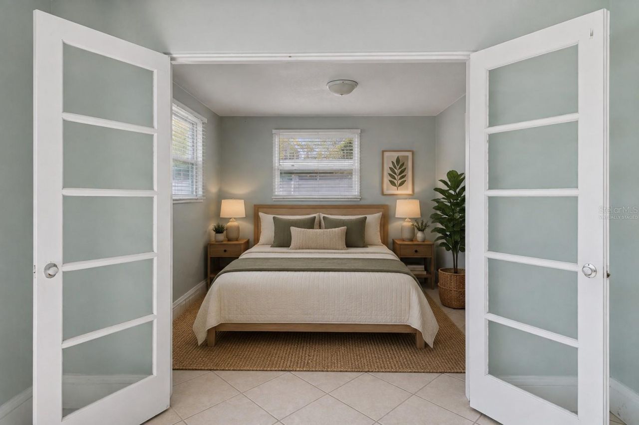 516 64th Street S, Saint Petersburg, FL 33707 Photo