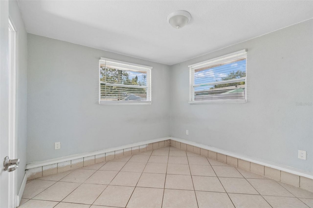 516 64th Street S, Saint Petersburg, FL 33707 Photo