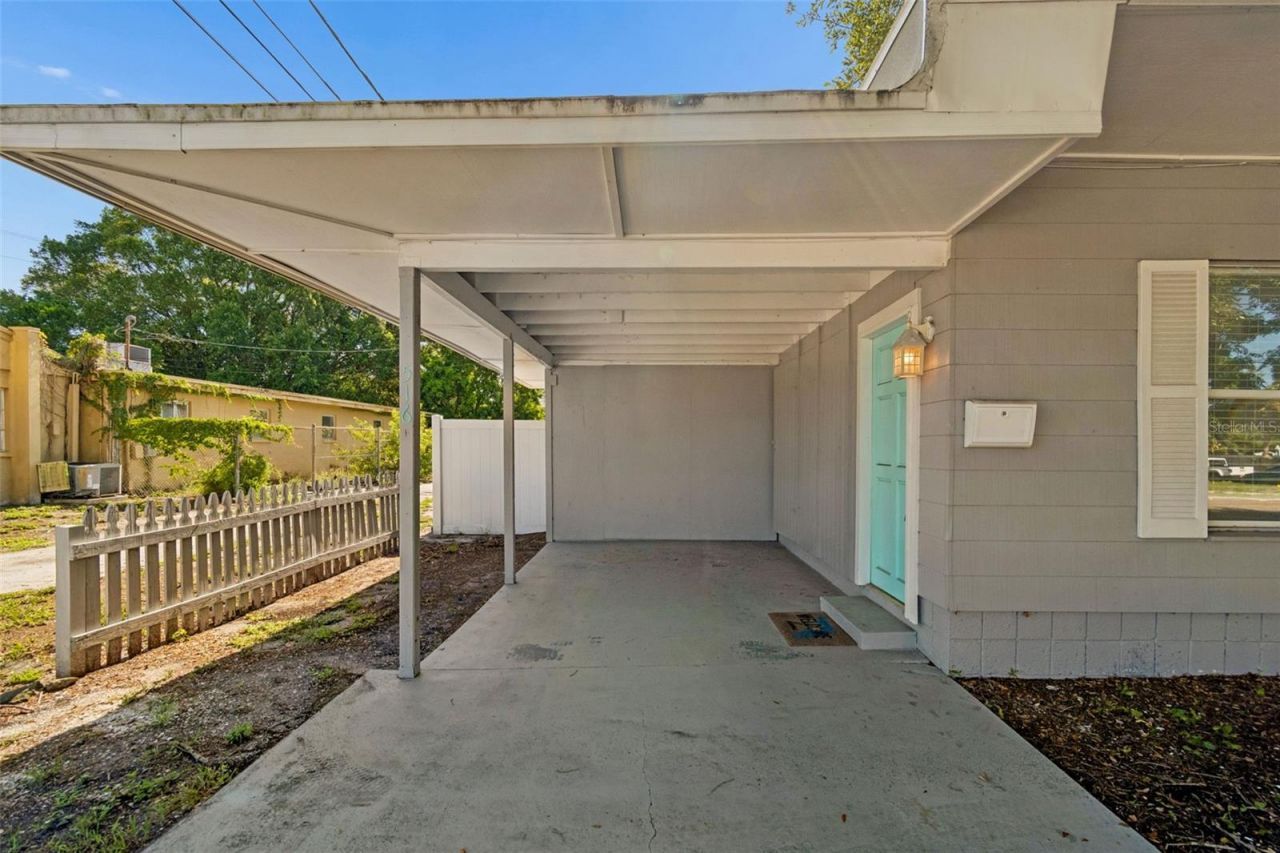 516 64th Street S, Saint Petersburg, FL 33707 Photo