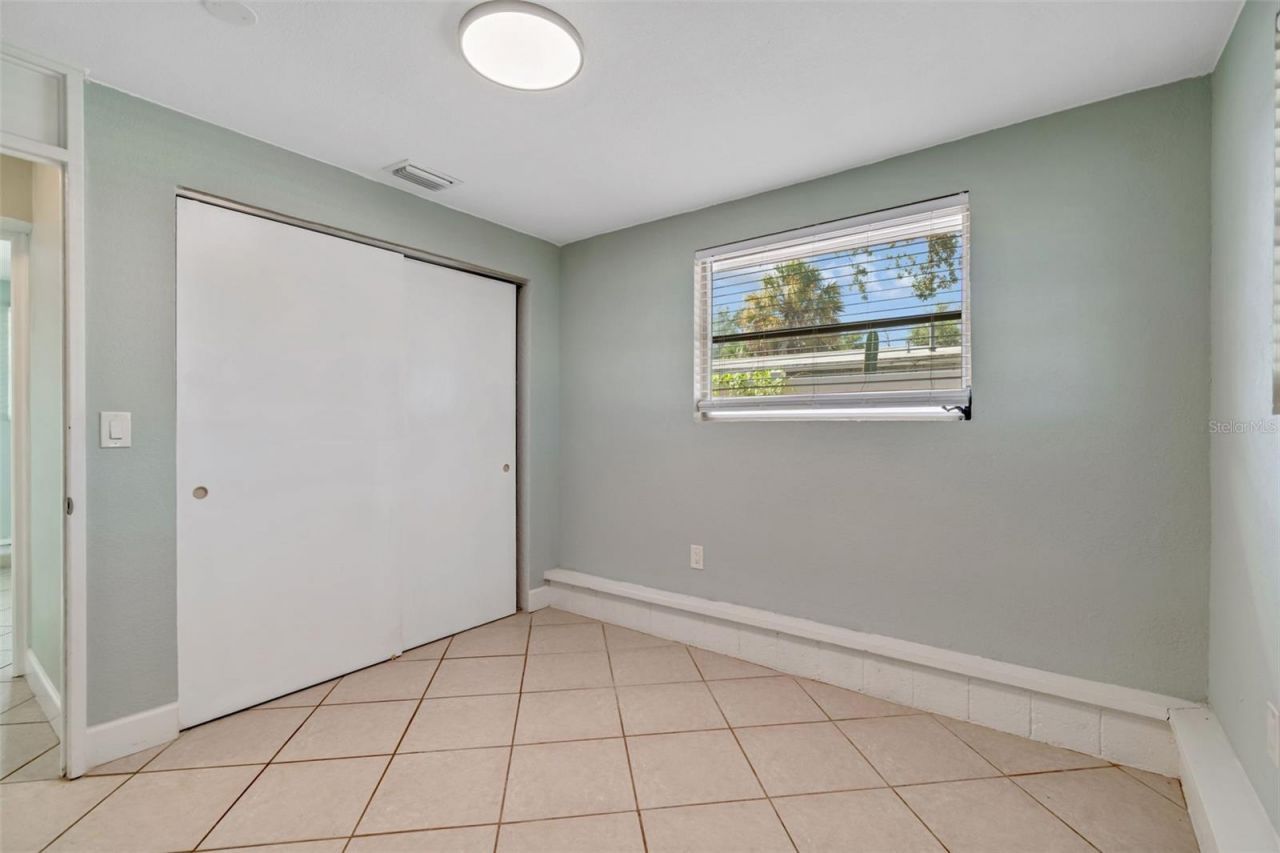 516 64th Street S, Saint Petersburg, FL 33707 Photo