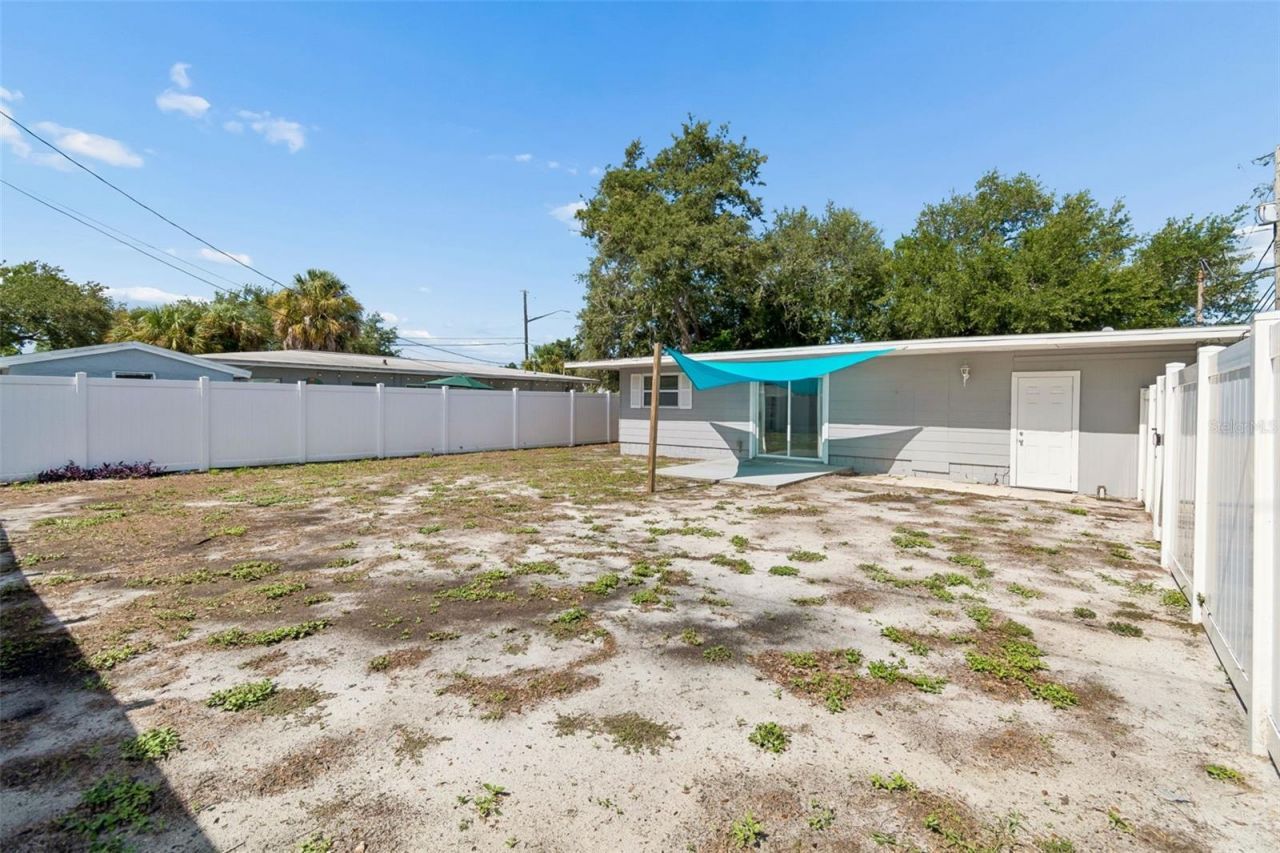 516 64th Street S, Saint Petersburg, FL 33707 Photo
