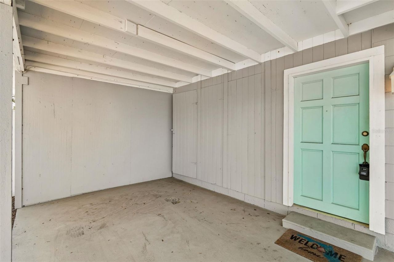 516 64th Street S, Saint Petersburg, FL 33707 Photo