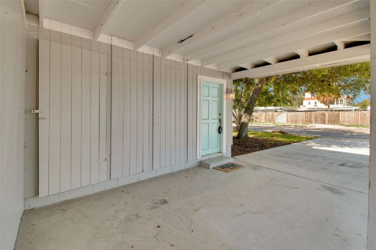 516 64th Street S, Saint Petersburg, FL 33707 Photo