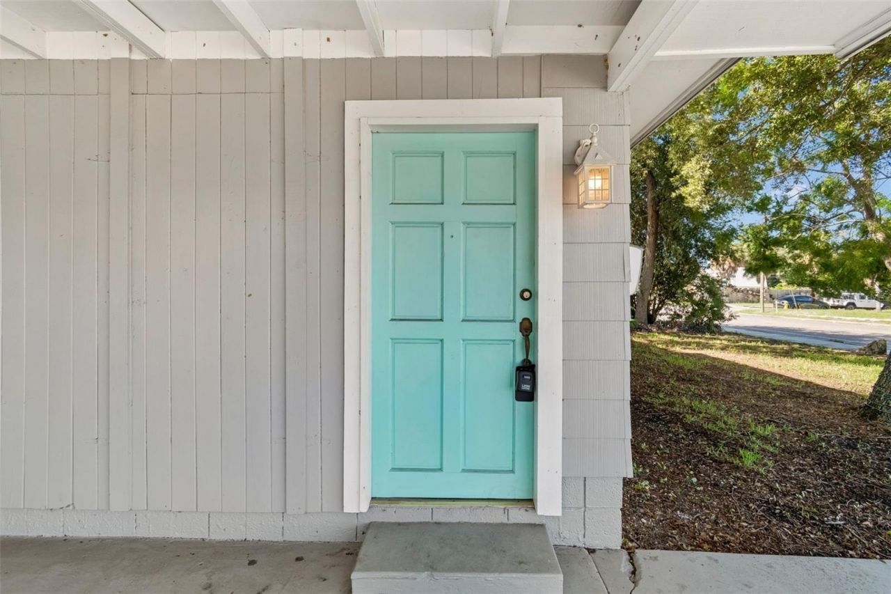516 64th Street S, Saint Petersburg, FL 33707 Photo