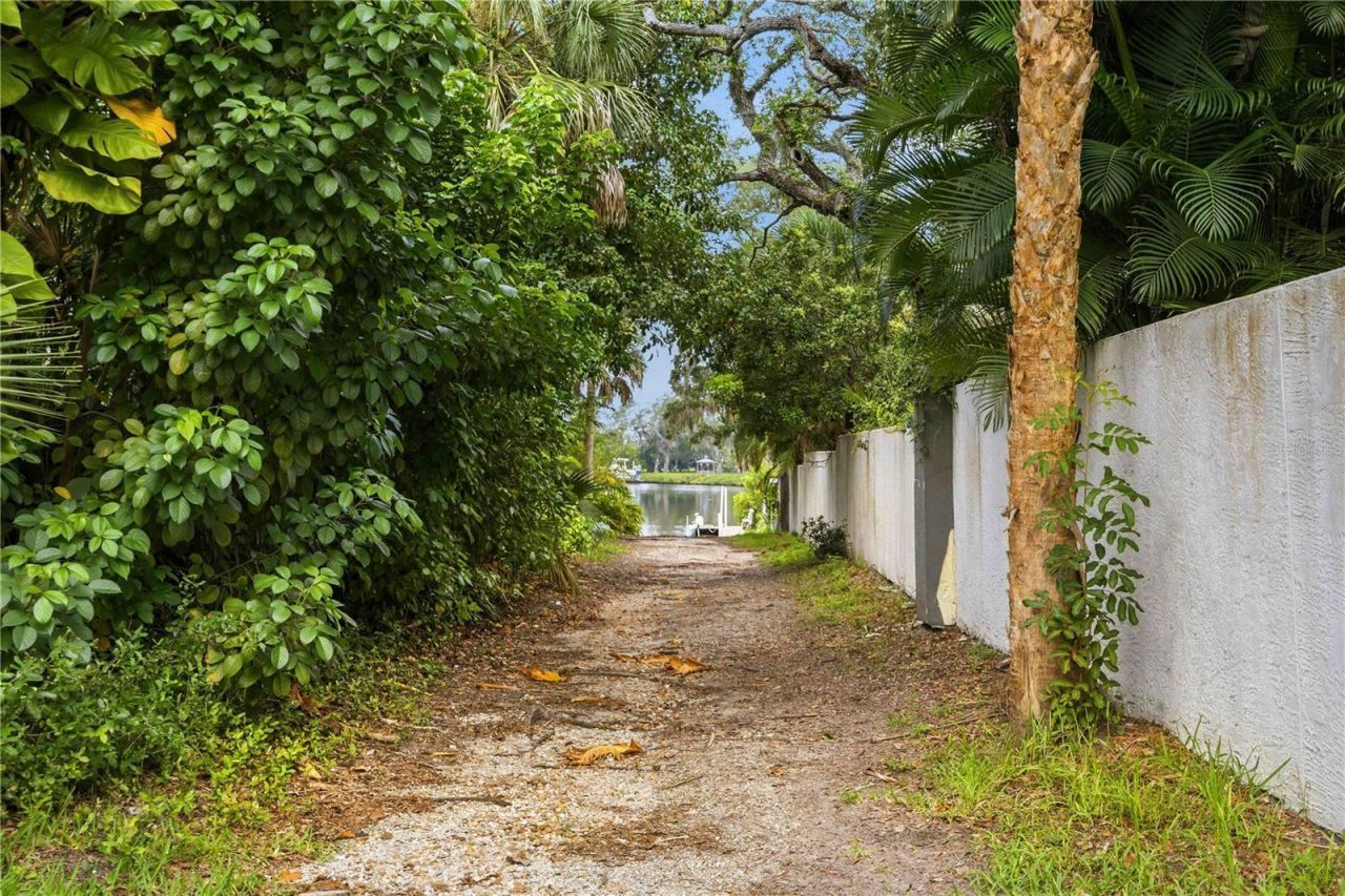 1909 Buccaneer Drive, Sarasota, FL 34231 Photo