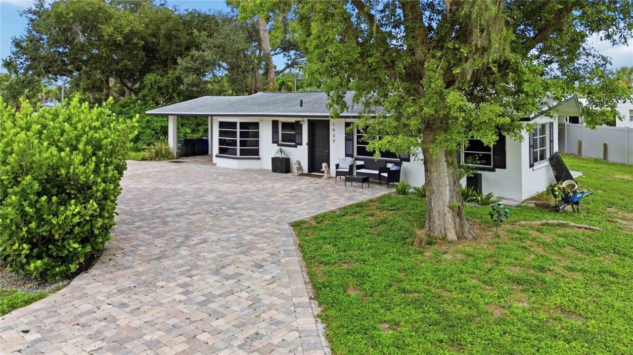 1909 Buccaneer Drive, Sarasota, FL 34231 Photo