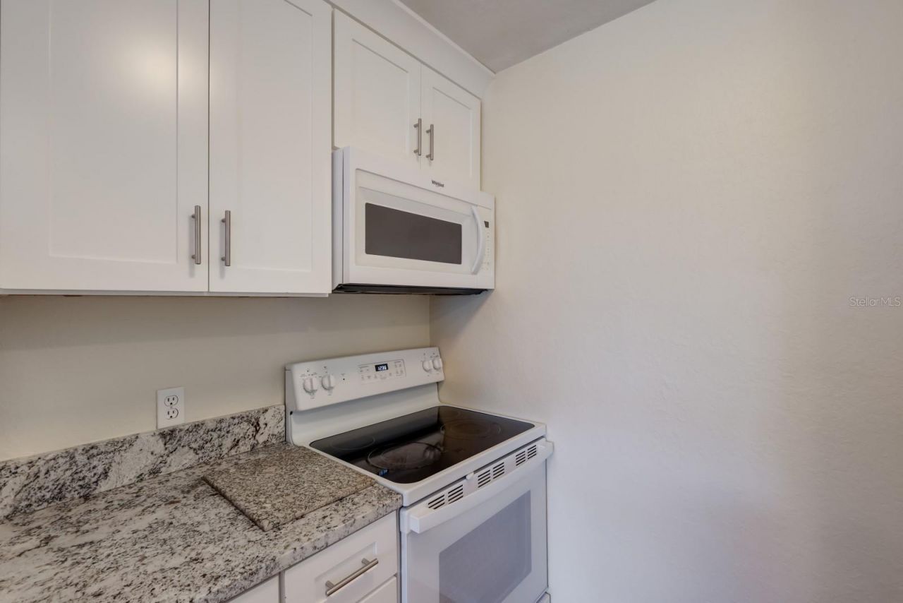 850 S Tamiami Trail , Unit 325, Sarasota, FL 34236 Photo