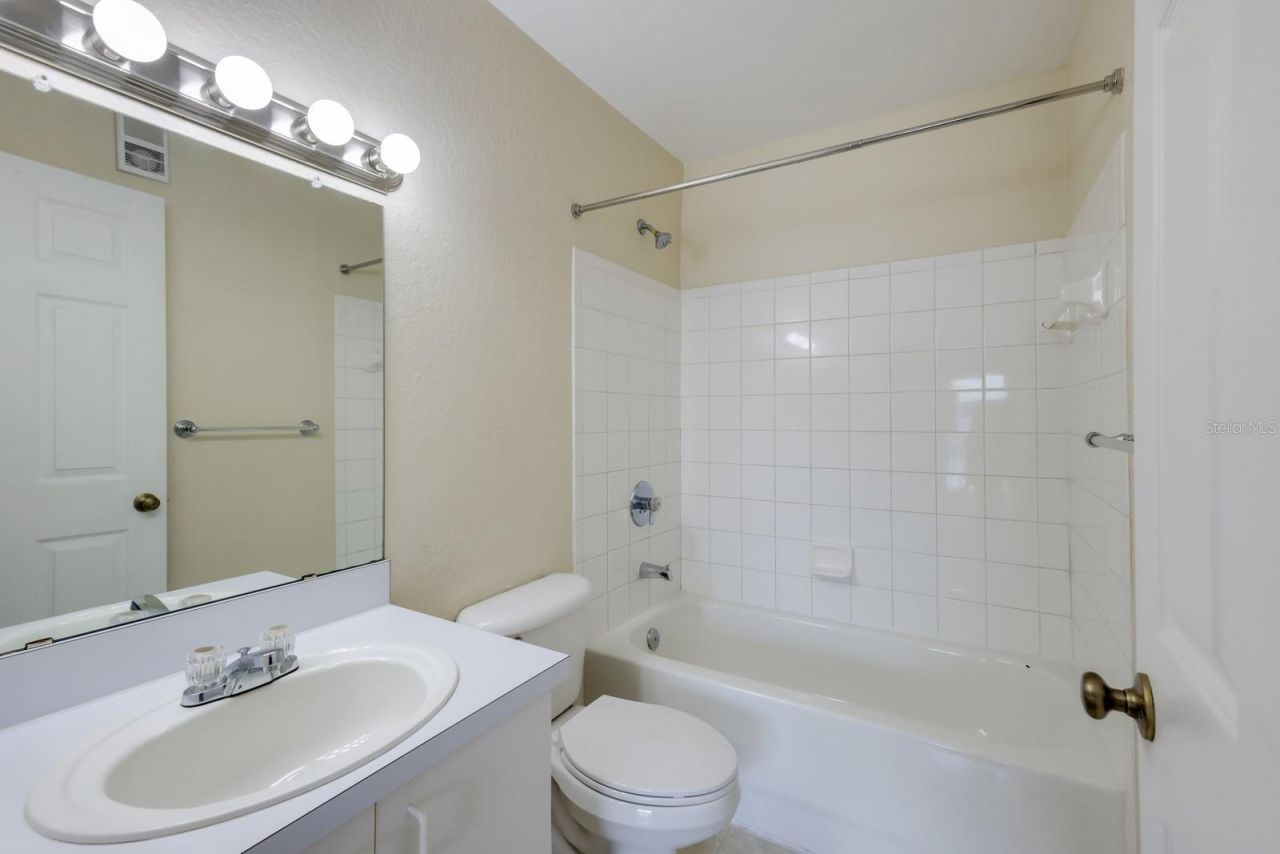 850 S Tamiami Trail , Unit 325, Sarasota, FL 34236 Photo