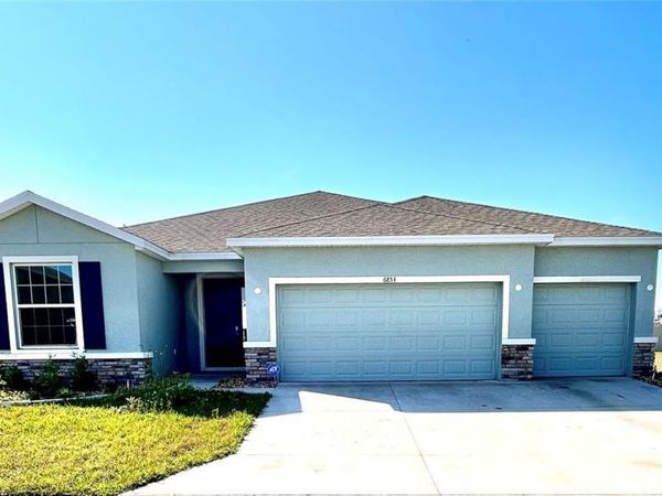 6853 SE 3RD LOOP , OCALA, FL 34472