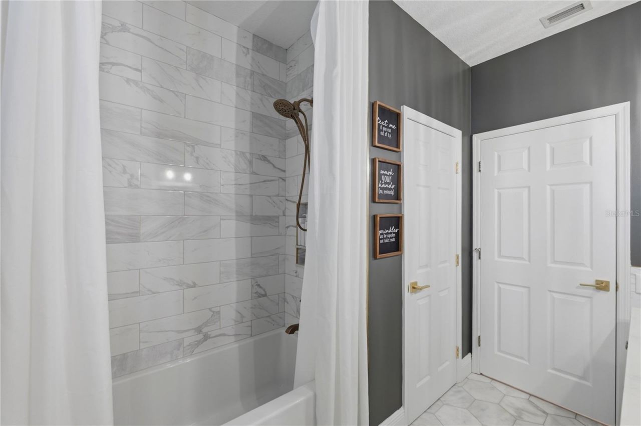 6128 Pasadena Point Boulevard, Gulfport, FL 33707 Photo