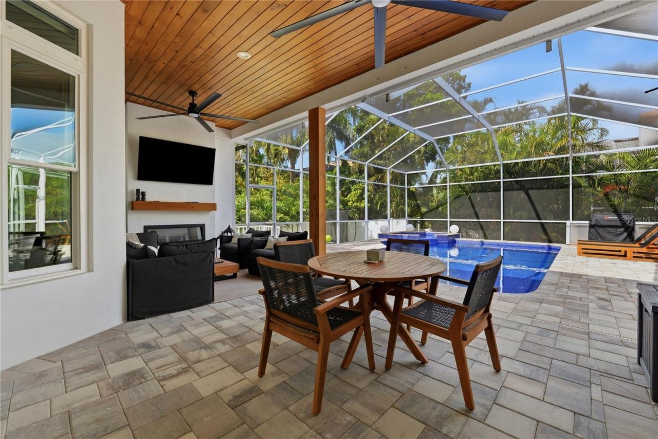 6128 Pasadena Point Boulevard, Gulfport, FL 33707 Photo