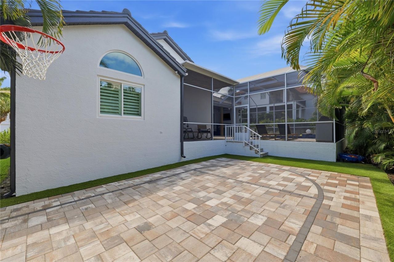 6128 Pasadena Point Boulevard, Gulfport, FL 33707 Photo