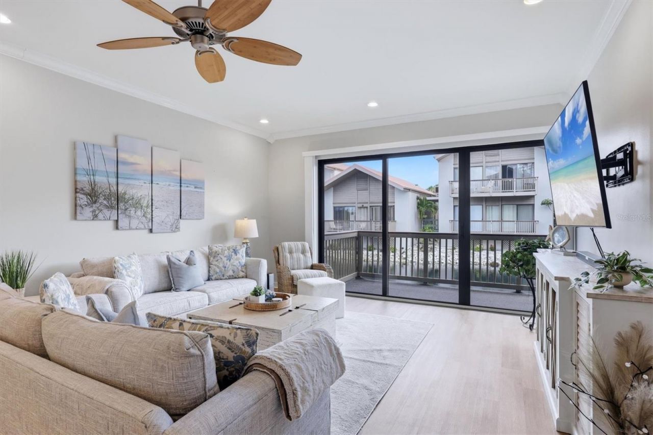 1187 Lake House Circle, Unit C127, Sarasota, FL 34242 Photo