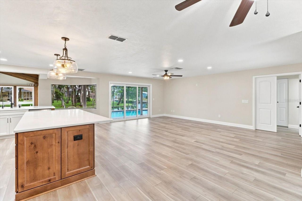 220 SE Kings Bay Drive, Crystal River, FL 34429 Photo
