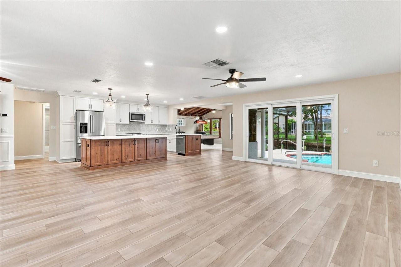 220 SE Kings Bay Drive, Crystal River, FL 34429 Photo