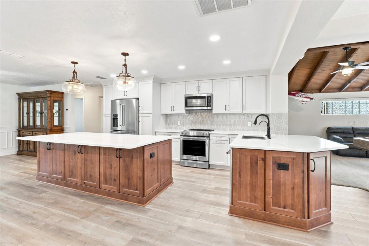 220 SE Kings Bay Drive, Crystal River, FL 34429 Photo