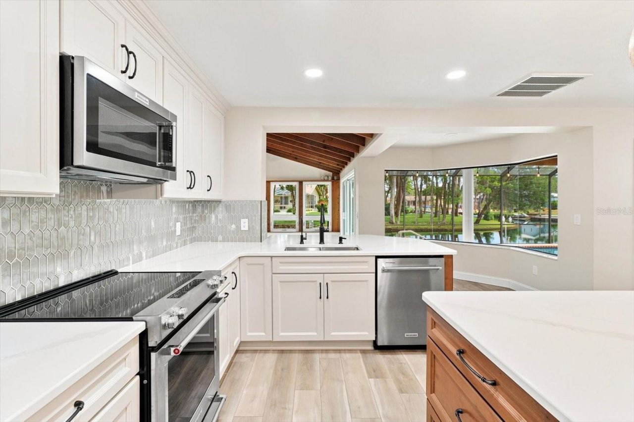 220 SE Kings Bay Drive, Crystal River, FL 34429 Photo