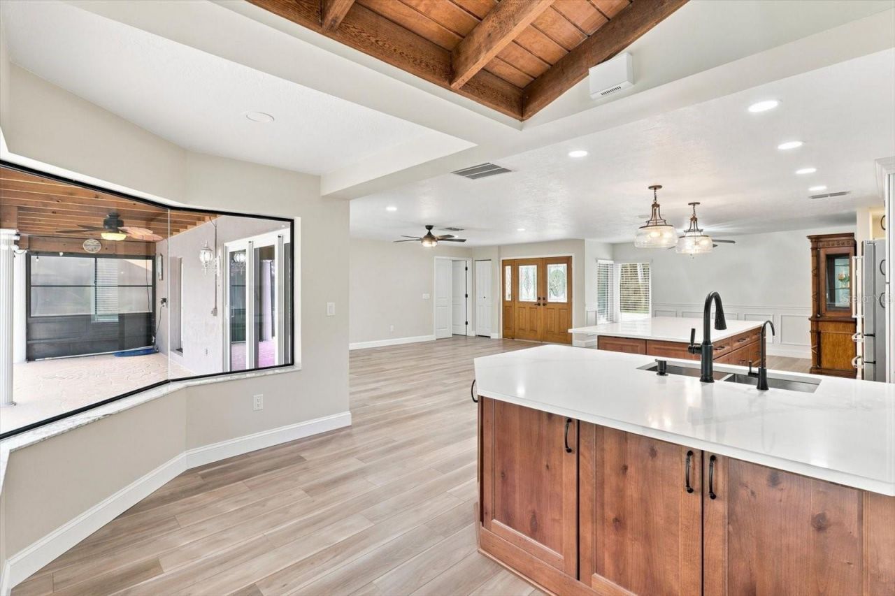 220 SE Kings Bay Drive, Crystal River, FL 34429 Photo