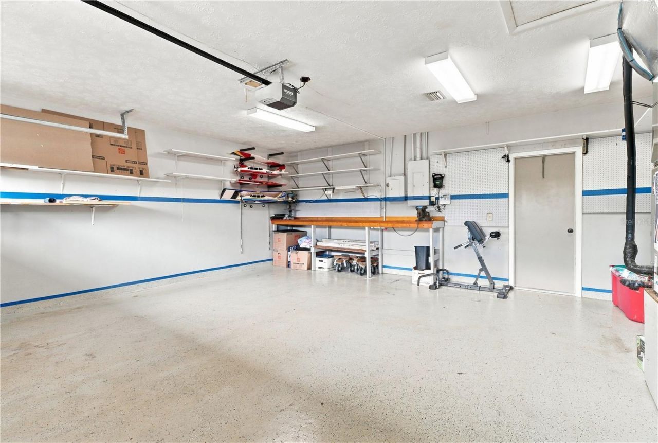 220 SE Kings Bay Drive, Crystal River, FL 34429 Photo